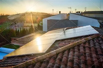 Graikija įdiegė 1,89 GW saulės energijos galios 2025 m., kai buvo uždelstas t...